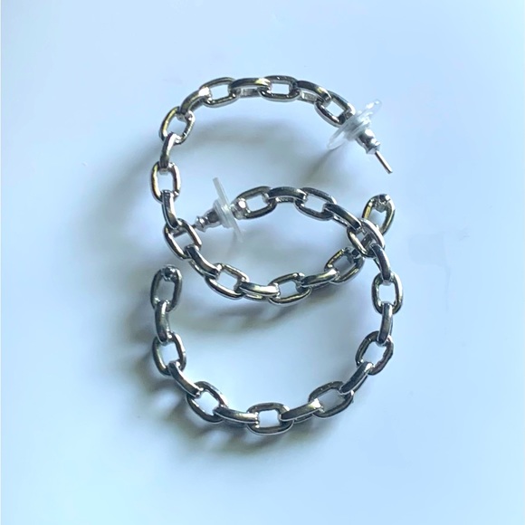 🔗Cable Link Silver Tone Open Hoop Post Earrings by Cookie Lee - Picture 4 of 5